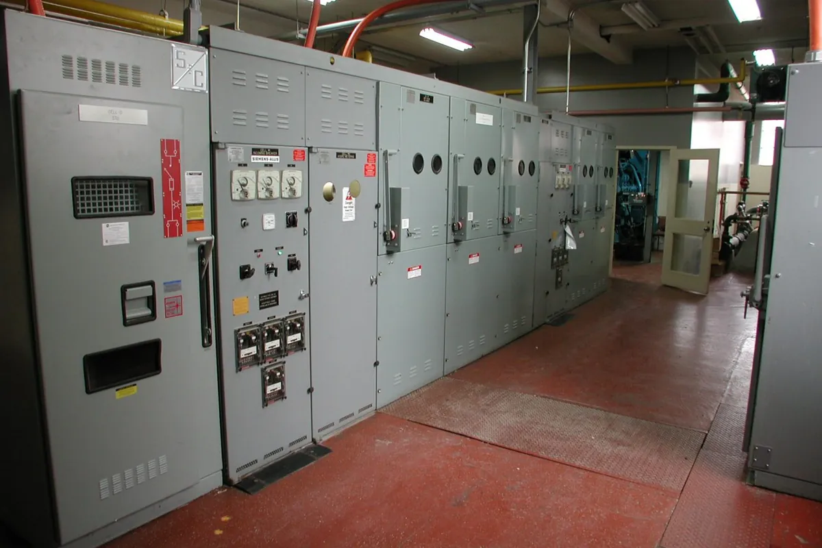 Electrical switchgear assembly